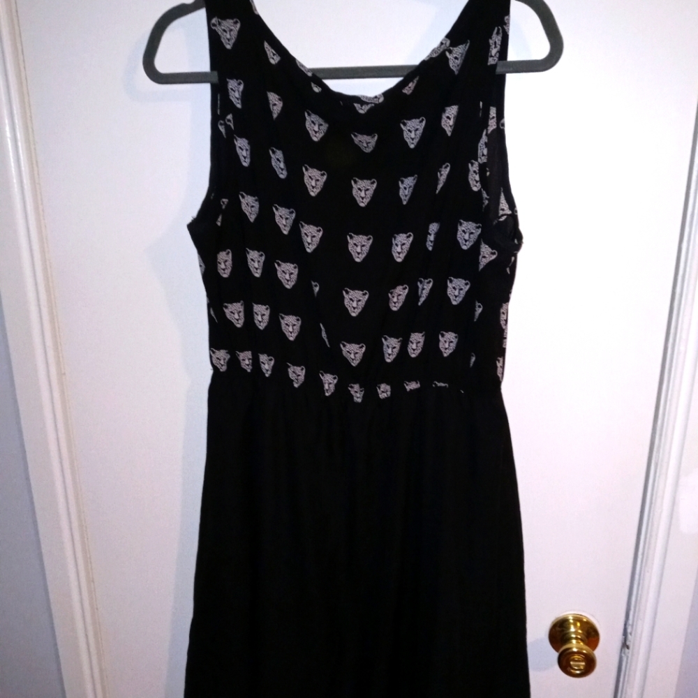 Dots White and Black Sleevless Cheetah Dress